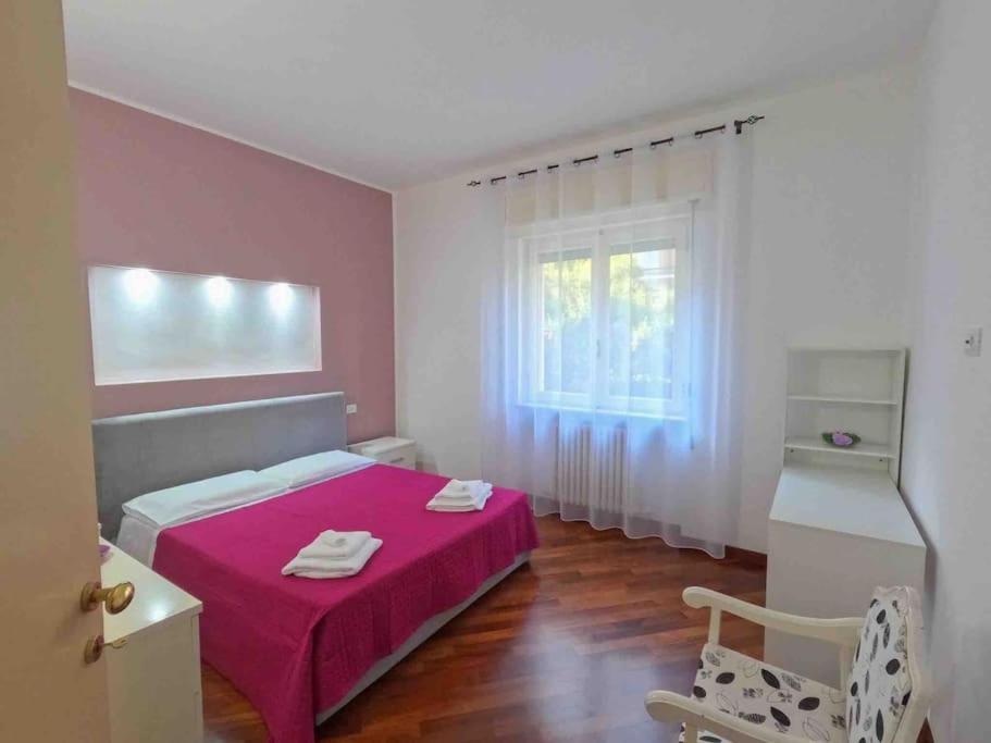 Appartamento Grazioso Con Parcheggio Privato Piacenza Exterior photo