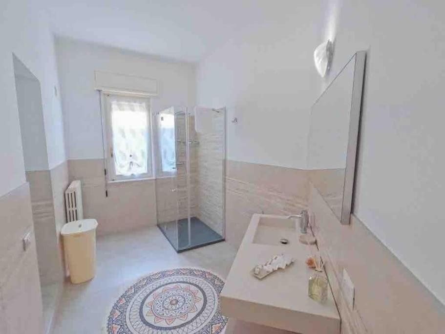 Appartamento Grazioso Con Parcheggio Privato Piacenza Exterior photo
